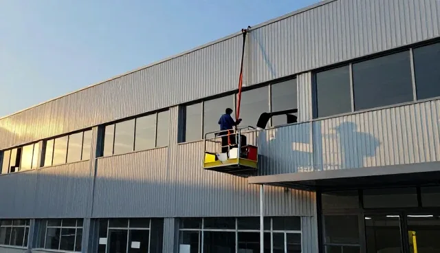 外墙清洗选型与维护建议:常见问题与处理方法
